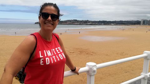 Cristina Fern�ndez, con el arenal de San Lorenzo al fondo