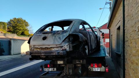 As&iacute; qued&oacute; el veh&iacute;culo incendiado en Montrove