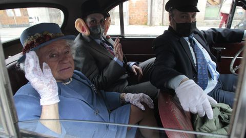 La reina de Inglaterra de Xograres de Lemos y su hijo, el prncipe Carlos, en su coche oficial