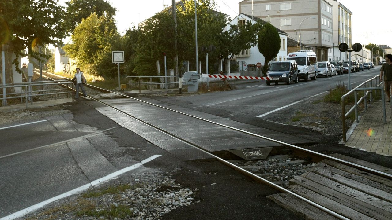 Muere una mujer arrollada por un tren en un paso a nivel en Rábade