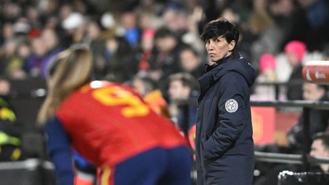 La seleccionadora nacional Sonia Berm&uacute;dez, durante el partido de Espa&ntilde;a contra Islandia.