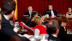 Momento del pleno celebrado ayer en el que se aprob� la venta de acciones del CD Lugo. 