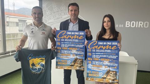 Manuel Romero, presidente de la comisi�n de fiestas, present� el programa junto al alcalde, Jos� Ram�n Romero, y una compa�era de la entidad, Andrea Ozores