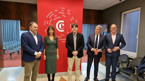 Carlos Paniceres, Leticia Gonz�lez, Borja S�nchez, Javier Collado e Ignacio Iglesias en la C�mara de Comercio de Oviedo
