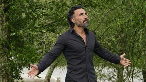 El cantante vigu�s Guillermo Castro