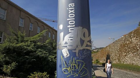 Pintadas en el campus de Santiago.