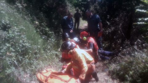 Un herido en un incendio forestal en Cabranes