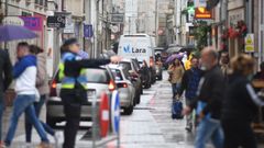 Atascos en la R�a Nova por las obras de peatonalizaci�n