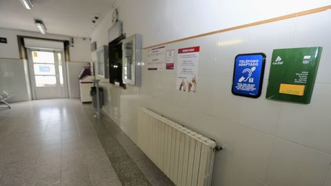 La estaci�n de Sarria cuenta con un interfono para comunicarse con el exterior, pero el d�a en que se qued� encerrado un vecino, nadie contest�