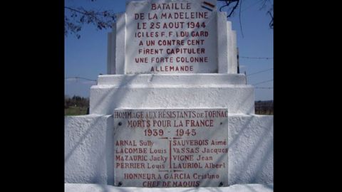 Monumento conmemorativo a la batalla de La Madeleine, en la que el asturiano Cristino Garca Granda derrot a un contingente de 1.500 soldados alemanes