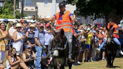 Escairn vivi un ao ms su popular carrera de burros, una de las convocatorias ms caractersticas de las fiestas de esta localidad