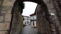 El solar que se recuperar� como plaza est� al fondo de la imagen, cerca de una de las puertas de la muralla