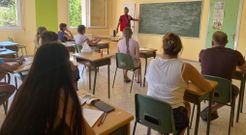 Clases de espa�ol para refugiados ucranianos en el centro de acogida que Cruz Roja gestiona en Barbad�s