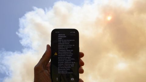 El Centro Nacional de Seguimiento y Coordinaci�n de Emergencias ha enviado un ES-Alert a la poblaci�n de Chapiner�a, Navas del Rey y Colmenar del Arroyo ordenando su evacuaci�n