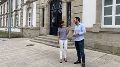 Carmen Jos� L�pez y Antonio Ameijide, delante del Centrad