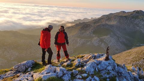 Bomberos del SEPA rescatan a un senderista desorientado en la Sierra del Aramo