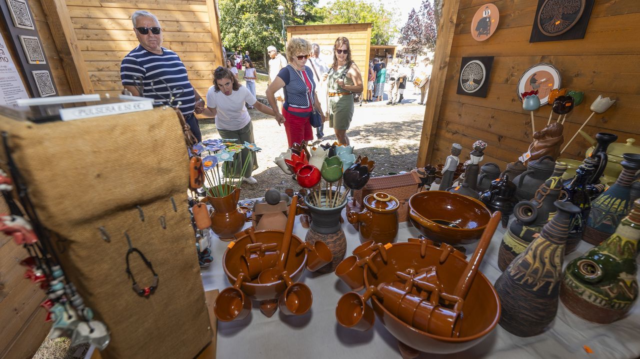 La Mostra da Olería llena Buño del buen hacer de los artesanos