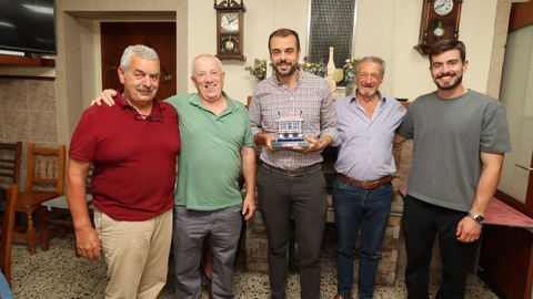 COMIDA DE DESPEDIDA A JAVIER MARCOS BARREIRO, JEFE DE ESCUADRON DE VIGILANCIA AEREA DEL BARBANZA EN EL RESTAURANTE BENJAM�N DE ROIS
