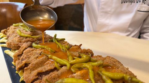 Too Gmez, de Urumea, con su cachopo de fabada