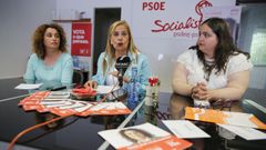 Mar�a Jos� Vales, acompa�ada de Carmela Silva y Sheila Ferreira