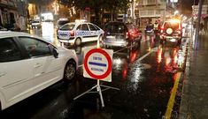 Imagen de un control realizado por la Polic�a Local en la praza de Galicia carballesa en diciembre.