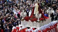 El Santo Encuentro representa un pasaje de la Biblia con la Virgen, la Ver�nica y San Juan, arropando a Cristo portando la cruz