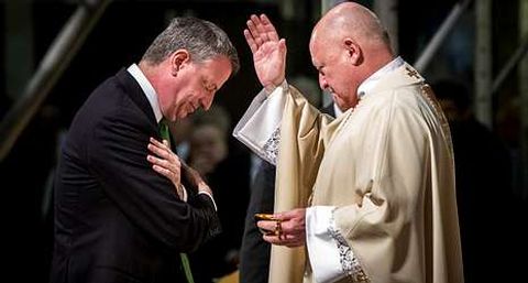 El alcalde Bill de Blasio solo asisti� a un acto religioso.