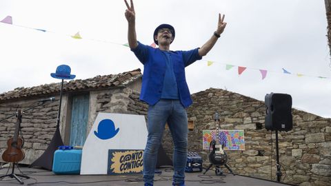 Paco Nogueiras ofrece un espect�culo familiar en Outeiro de Rei