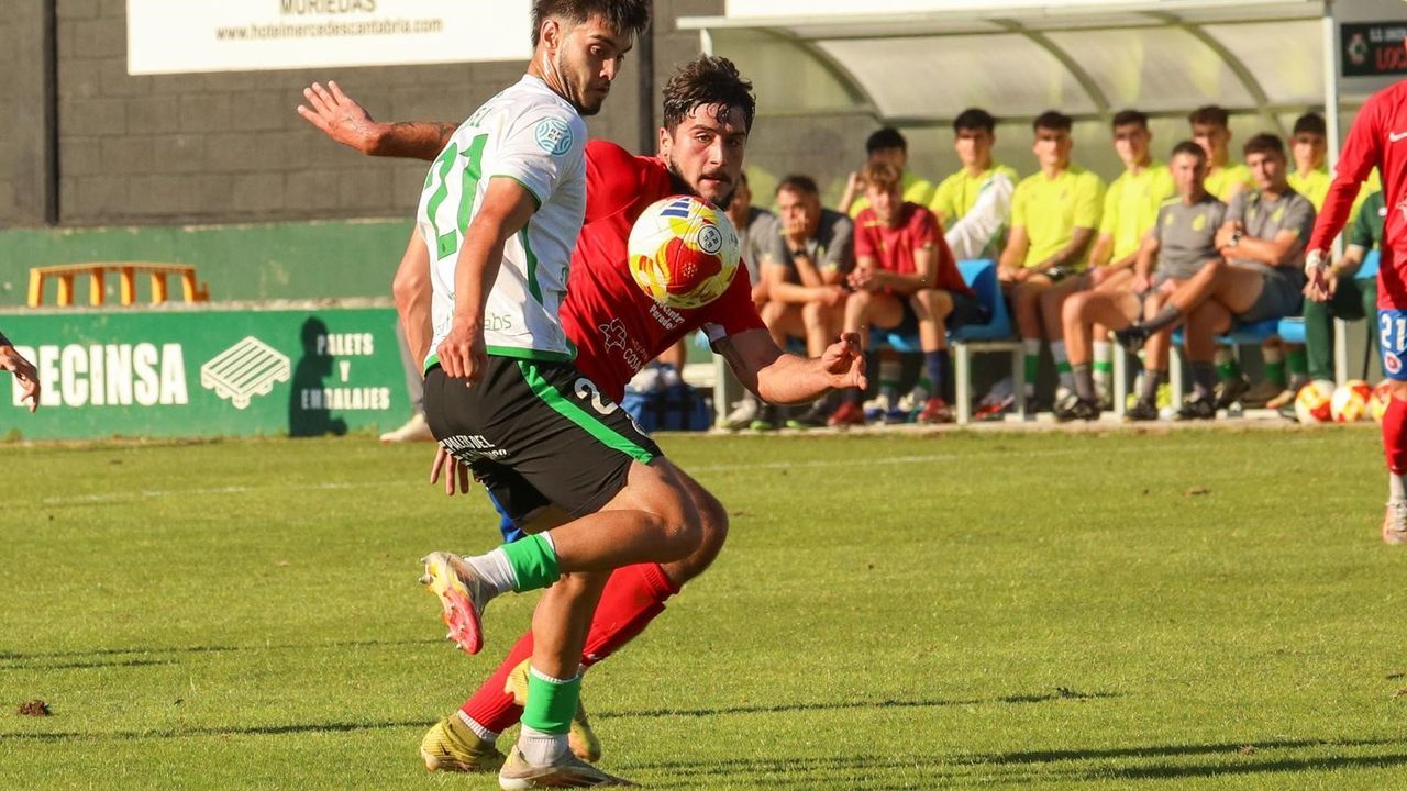 La UD Ourense logra traerse un meritorio empate de su duelo con el Rayo Cantabria (1-1)