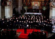 El coro Cant�bile, que dirige Pablo Carballido, celebr� ayer en la iglesia de San Nicol�s su concierto de aniversario.