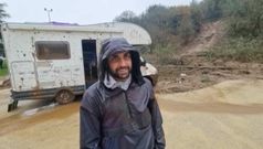 Un corrimiento de tierras arrastra una caravana en Reza