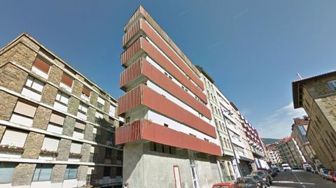 Bloque Gascn y Fernndez. Edificio de garaje, talleres y viviendas. Calle Ura, Velarde y Pelayo. Cangas del Narcea. Jos Gmez del Collado, 1973