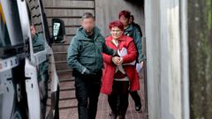 Remedios S�nchez, el pasado mes de diciembre, saliendo de los juzgados de A Coru�a tras negarse a declarar en aquel momento