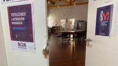 La puerta del local de Comisiones Obreras, forzada.