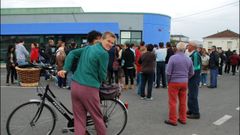 Protesta frente a la piscina en octubre del 2014, cuando tambi�n se baraj� un posible cierre