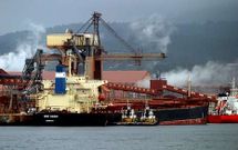 El puerto de San Cibrao (Lugo) recibe barcos procedentes de Liberia o Guinea-Conakry. 