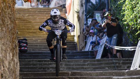 Carrera final del descenso urbano de Sarria