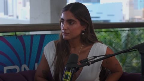 Captura de Isabella Ladera en entrevista para un pódcast