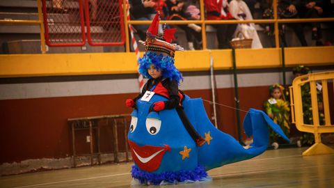Concurso de disfraces en el carnaval de Outes.
