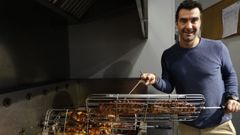 Carlos Couto es el propietario de A la Brasa