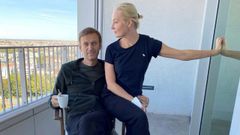 Alex�i Navalni divulg� este lunes una nueva foto con su esposa en el hospital Charit�, de Berl�n