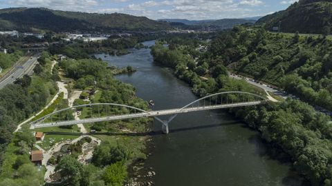Vista del río Miño a su paso por las termas de Outariz en Ourense.