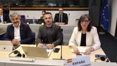 El consejero de Movilidad, Medio Ambiente y Gesti�n de Emergencias, Alejandro Calvo; el viceconsejero de Infraestructuras y Movilidad, Jorge Garc�a; y la presidenta de la Autoridad Portuaria de Gij�n, Nieves Roque��.
