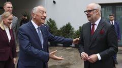 El actual presidente de Portugal, Marcelo Rebelo de Sousa (tercero por la izquierda), a su llegada a un foro empresarial entre su pa�s y Estonia en Lisboa.