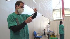 Vacunaci�n contra la covid en el Palacio de Deportes de La Gu�a, de Gij�n