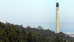 Chimenea de Alcoa San Cibrao