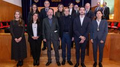 Manuel Prado, alcalde de Beariz, tercero por la izquierda, tras recoger el premio de la Real Academia de Farmacia