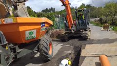 Obras de la primera fase de la red de saneamiento en Verducido (Pontevedra)