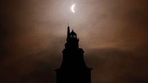 Eclipse total desde la torre de H�rcules