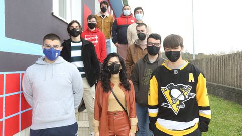 Alumnos de FP dual de Programaci�n del instituto de Baio, en Zas